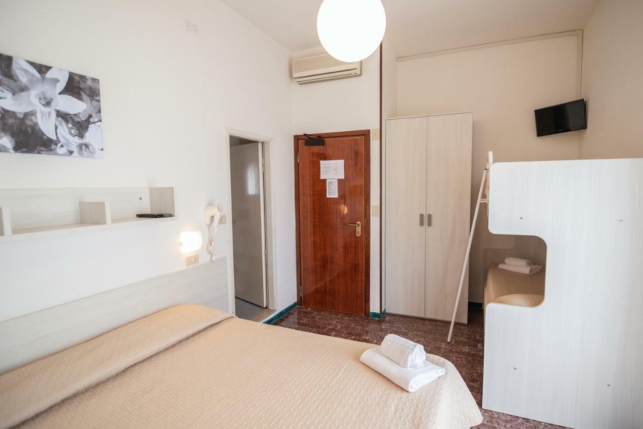 Hotel Napoleon Riccione Exterior photo